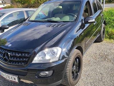 Schwarz Gebraucht 2006 Mercedes ML320 SUV | € 5.150 (Fairer Preis)
