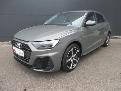 Mittelgrau metallic Gebraucht 2025 Audi A1 Sportback S-Line Kleinwagen | € 27.990 (Teuer)