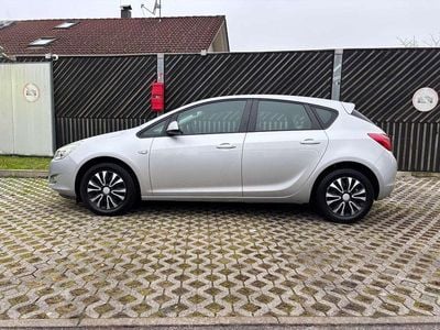 Silber Gebraucht 2010 Opel Astra Edition Limousine | € 4.900