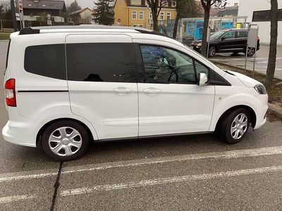 Weiß Gebraucht 2018 Ford Tourneo Trend Kombi | € 6.300 (Guter Preis)