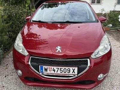 Rot Gebraucht 2014 Peugeot 208 Kleinwagen | € 5.500 (Fairer Preis)