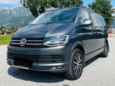 Grau Gebraucht 2016 VW Caravelle Comfortline Van / Kleinbus | € 46.600