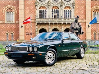 Grün Gebraucht 1995 Jaguar XJ6 Limousine | € 10.000