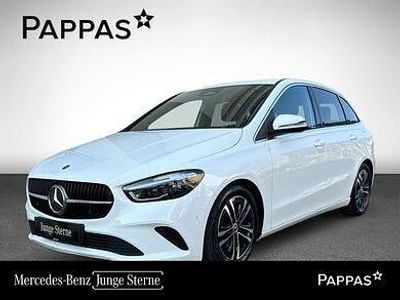 Weiss Gebraucht 2024 Mercedes 180 Edition Limousine | € 35.950 (Fairer Preis)