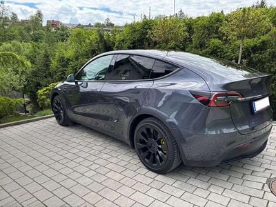 Gebraucht 2023 Tesla Model Y RWD SUV | € 32.900 (Etwas zu teuer)