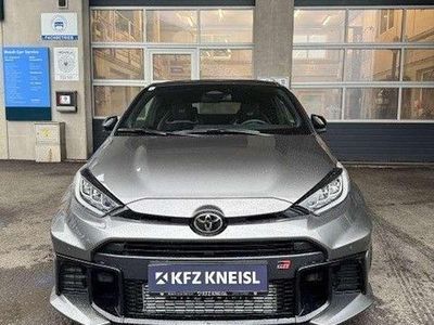 Grau Gebraucht 2024 Toyota Yaris Limousine | € 60.500