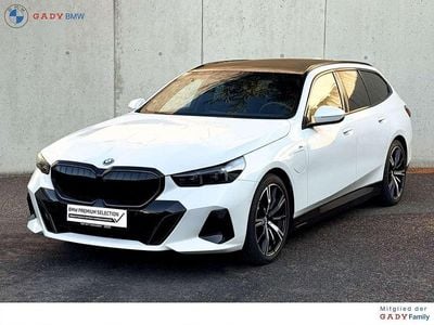 Weiß Gebraucht 2025 BMW 530e Kombi | € 72.980