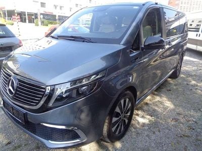 Schwarz Gebraucht 2020 Mercedes EQV300 Kombi | € 32.000