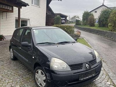 Schwarz Gebraucht 2005 Renault Clio II Limousine | € 500