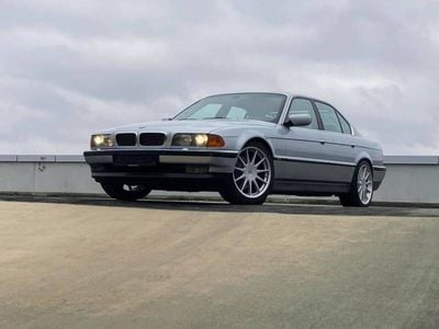 BMW 750