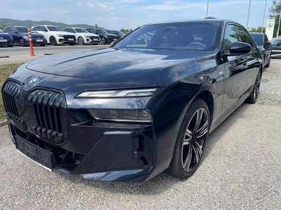 Schwarz metallic Gebraucht 2023 BMW 750e Limousine | € 94.980
