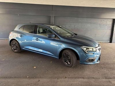 Blau Gebraucht 2016 Renault Mégane IV Bose Edition Kleinwagen | € 10.799