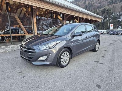 Gebraucht Hyundai i30 Life 90 PS (66 kW) 2015 Grau Kombi