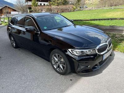 Schwarz Gebraucht 2021 BMW 330e Kombi | € 28.490 (Superpreis)
