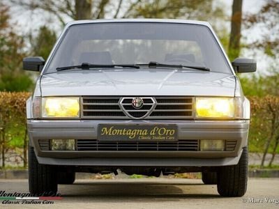 Gebraucht Alfa Romeo 90 128 PS (94 kW) 1985 Silber Limousine