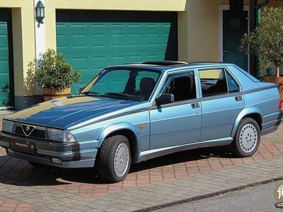 Gebraucht Alfa Romeo 75 Quadrifoglio Verde 192 PS (141 kW) 1991 Blau Limousine