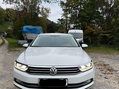 Weiß Gebraucht 2018 VW Passat Highline Kombi | € 21.500 (Teuer)