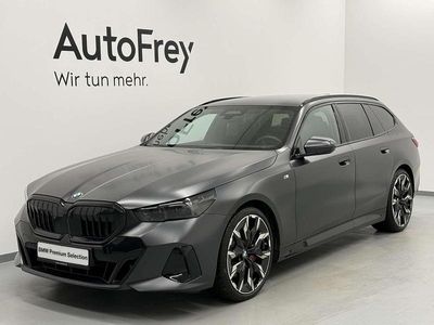 Gebraucht BMW 540 Comfort Edition 303 PS (222 kW) 2025 Grau Kombi