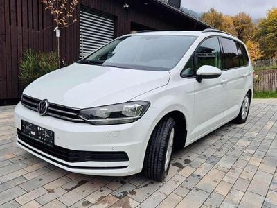 Weiß Gebraucht 2019 VW Touran Comfortline Van / Kleinbus | € 19.500 (Superpreis)
