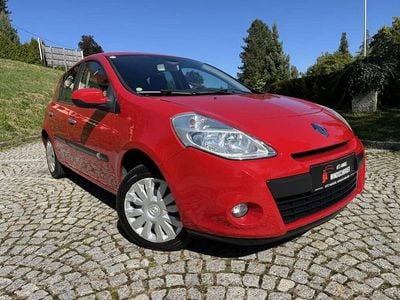 Rot Gebraucht 2011 Renault Clio II Kleinwagen | € 5.490 (Etwas zu teuer)