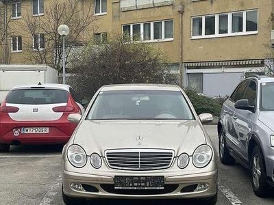 Gebraucht Mercedes E220 150 PS (110 kW) 2002 Beige Limousine