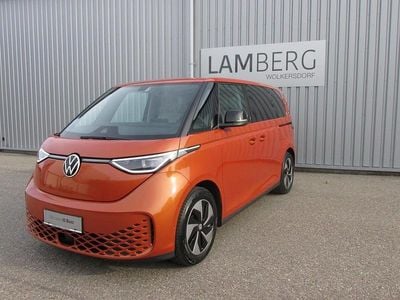 Mittelorange metallic Gebraucht 2023 VW ID. Buzz Pro Van / Kleinbus | € 54.900
