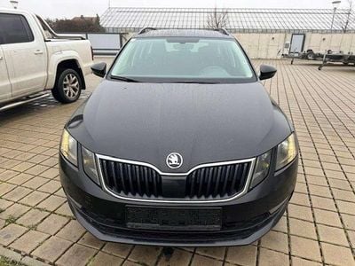 Schwarz Gebraucht 2019 Skoda Octavia Ambition Kombi | € 7.900 (Superpreis)