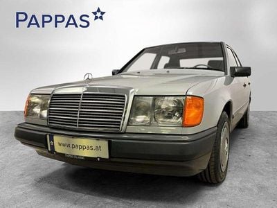 Grau Gebraucht 1987 Mercedes E230 Limousine | € 19.500