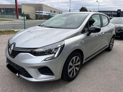 Silber Gebraucht 2022 Renault Clio V Equilibre Kleinwagen | € 14.990