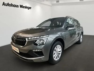 Mittelgrau metallic Gebraucht 2024 Skoda Kamiq Essence SUV | € 23.790 (Guter Preis)