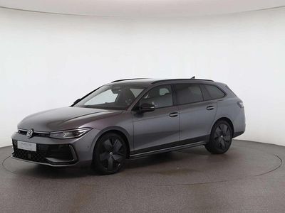 Mittelgrau normal Gebraucht 2025 VW Passat Sport Kombi | € 46.990