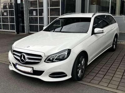 Gebraucht Mercedes E220 Avantgarde 170 PS (125 kW) 2016 Weiß Kombi