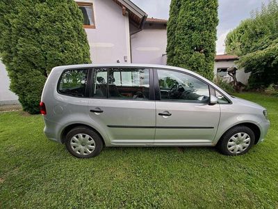 Silber Gebraucht 2011 VW Touran Trendline Van / Kleinbus | € 5.900 (Teuer)