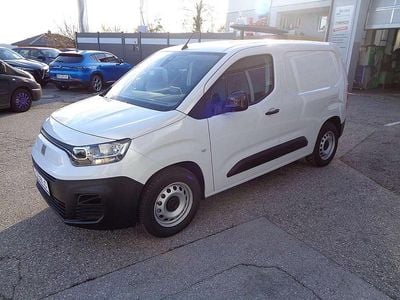 Gebraucht Fiat Doblò 100 kW (136 PS) 2023 Weiß Van / Kleinbus