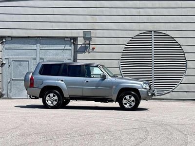 Grau Gebraucht 2004 Nissan Patrol SUV | € 21.450