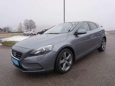 Gebraucht Volvo V40 Momentum 114 PS (83 kW) 2014 Grau Limousine