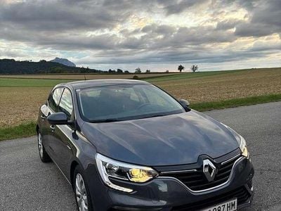 Grau Gebraucht 2019 Renault Mégane IV Life Limousine | € 10.500 (Fairer Preis)
