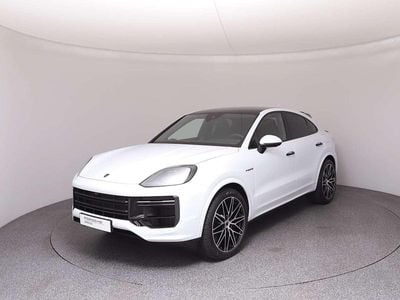 Weiß Gebraucht 2025 Porsche Cayenne Turbo E-Hybrid SUV | € 182.990
