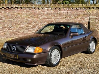 Braun Gebraucht 1993 Mercedes SL300 Cabrio | € 39.500