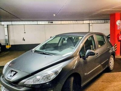 Gebraucht Peugeot 308 97 PS (71 kW) 2011 Grau Limousine