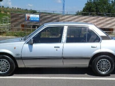 Silber Gebraucht 1983 Opel Ascona Limousine | € 2.400