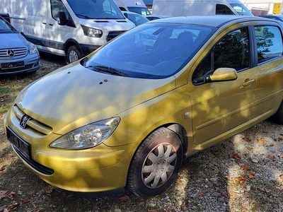 Gold Gebraucht 2003 Peugeot 307 Limousine | € 2.290 (Etwas zu teuer)