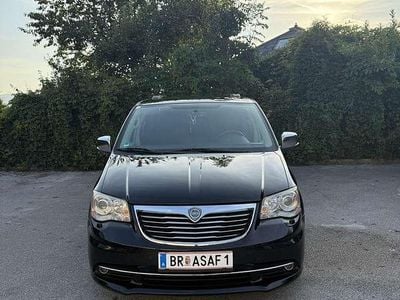 Schwarz Gebraucht 2012 Lancia Voyager Platinum Van / Kleinbus | € 15.500