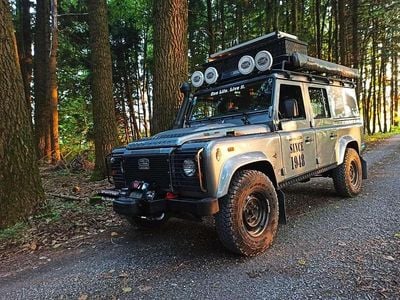 Grau Gebraucht 2012 Land Rover Defender Kombi | € 47.500 (Teuer)