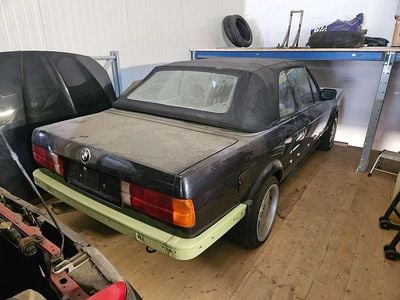 Blau Gebraucht 1990 BMW 320 Cabriolet Cabrio | € 12.460