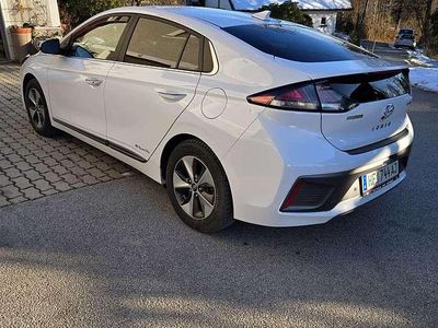 Gebraucht Hyundai Ioniq 100 kW (136 PS) 2022 Weiß Kleinwagen