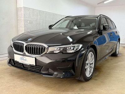 Schwarz Gebraucht 2021 BMW 318 Advantage Kombi | € 25.900 (Fairer Preis)