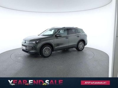 Mittelgrün metallic Gebraucht 2025 VW Tiguan Elegance SUV | € 46.850