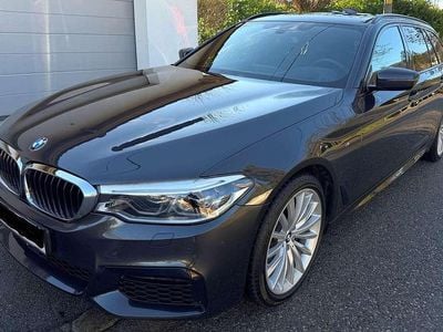 Grau Gebraucht 2019 BMW 520 M Sport Kombi | € 33.000 (Fairer Preis)