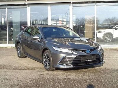 Gebraucht Toyota Camry Lounge 178 PS (130 kW) 2024 Grau Limousine